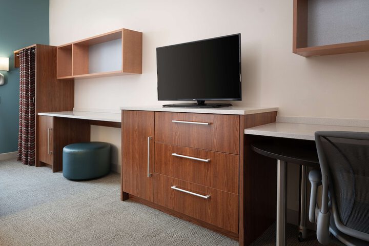 Room 17 of 34