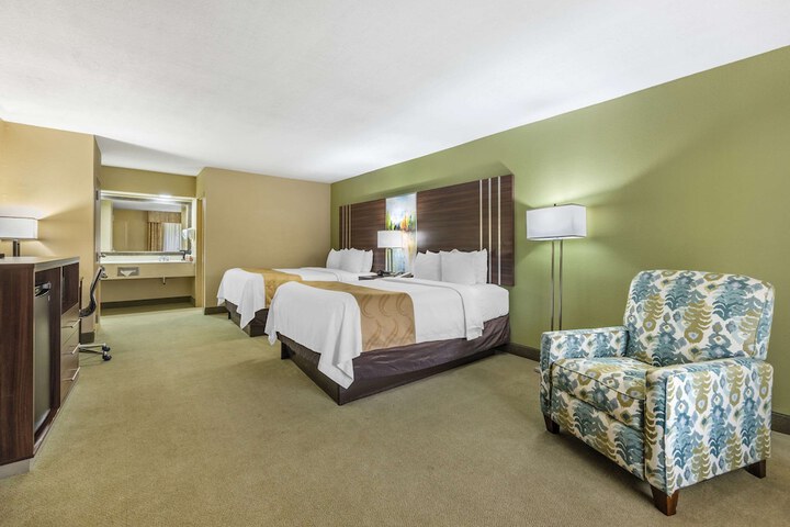 Quality Inn Paris
