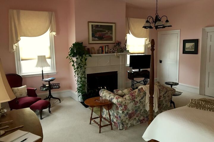 B & B at Oliver Phelps