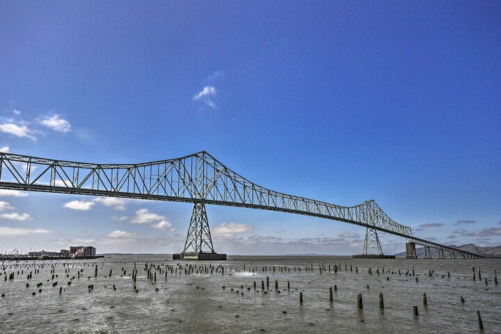Waterfront Condo on Pier in Downtown Astoria!