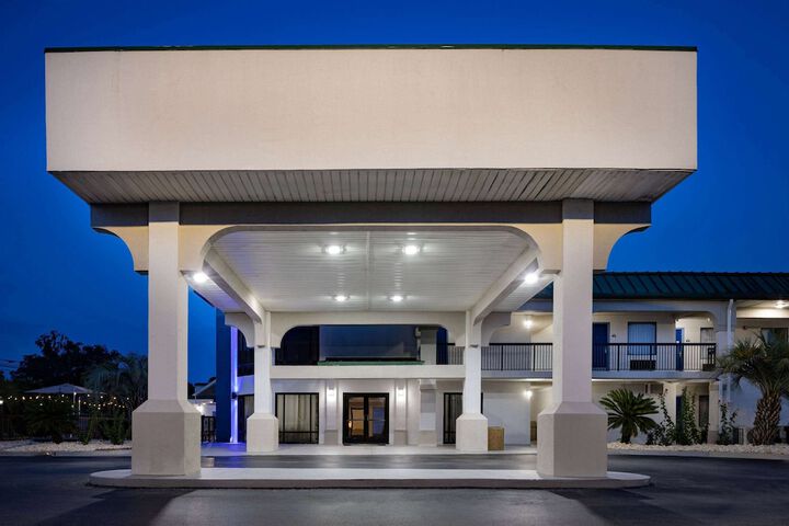 Hotel 4 of 41