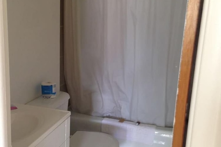 Room 13 of 32