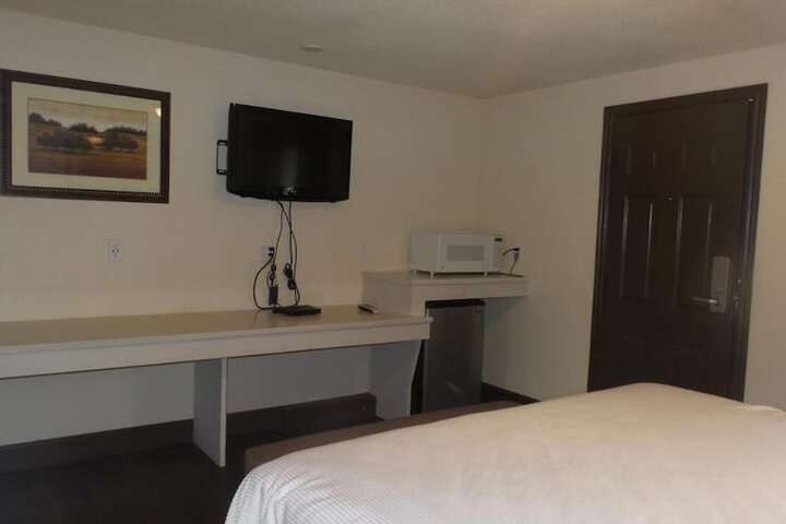 Room 8 of 16