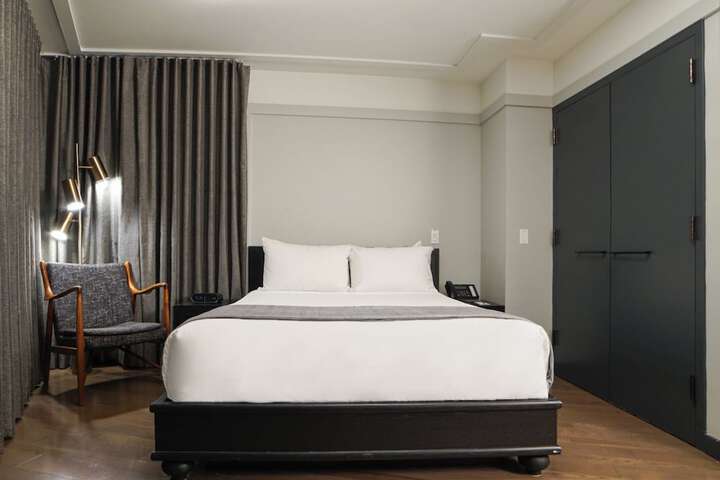 Room 10 of 40