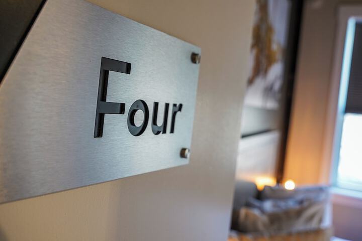 Room 43 of 128