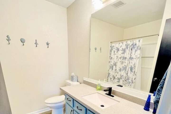 Nashs Landing 3 Bedroom Home by RedAwning