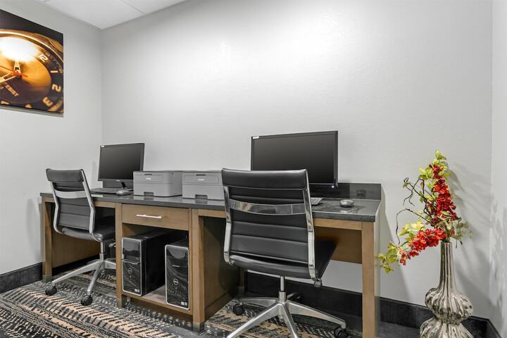 Best Western Plus Washington Hotel