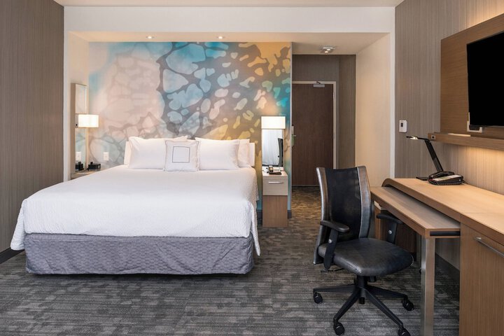 Room 19 of 38