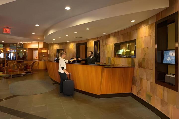 Radisson Hotel Milwaukee West
