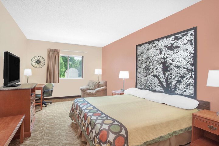 Room 10 of 24