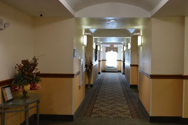 Super 8 by Wyndham Austin / Airport South
