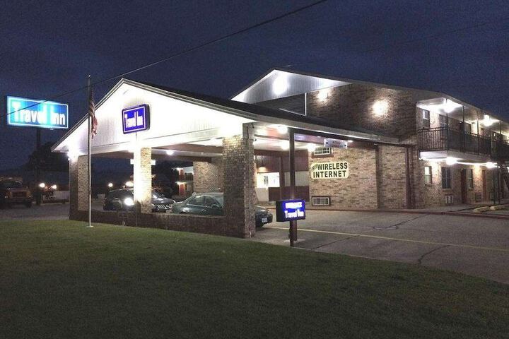 Travel Inn & Suites