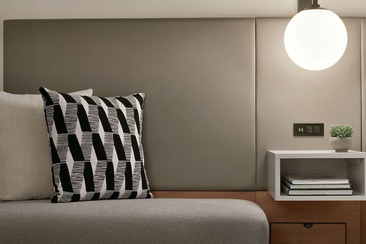 Room 52 of 105