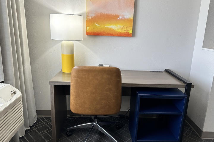 Room 20 of 38