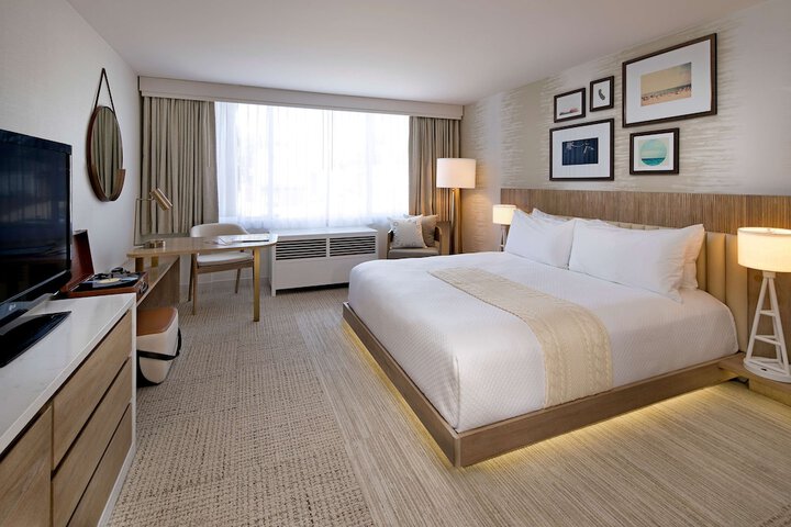Belamar Hotel Manhattan Beach Tapestry Collection by Hilton
