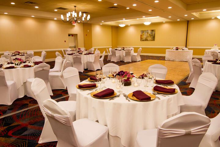 DOUBLETREE BY HILTON NORWALK
