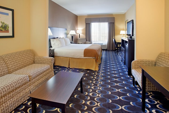 Room 26 of 40