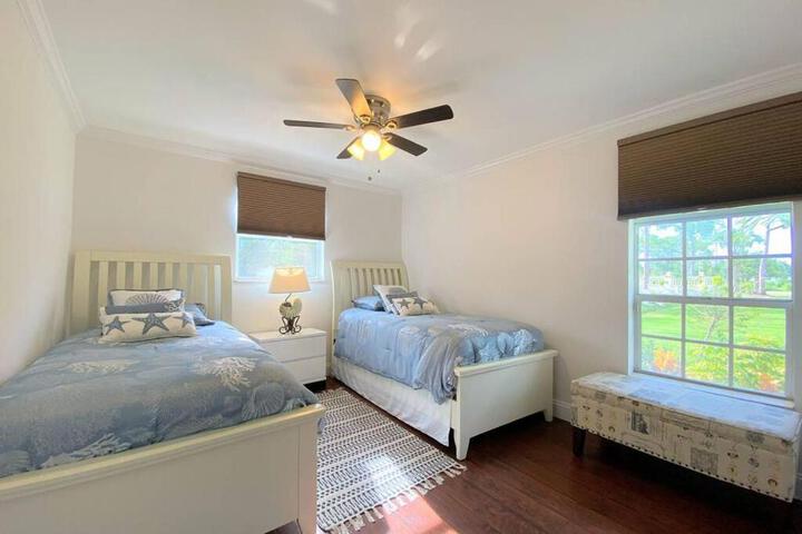 Cheerfull 4 / bed/ 3 Bath / pool / best Location