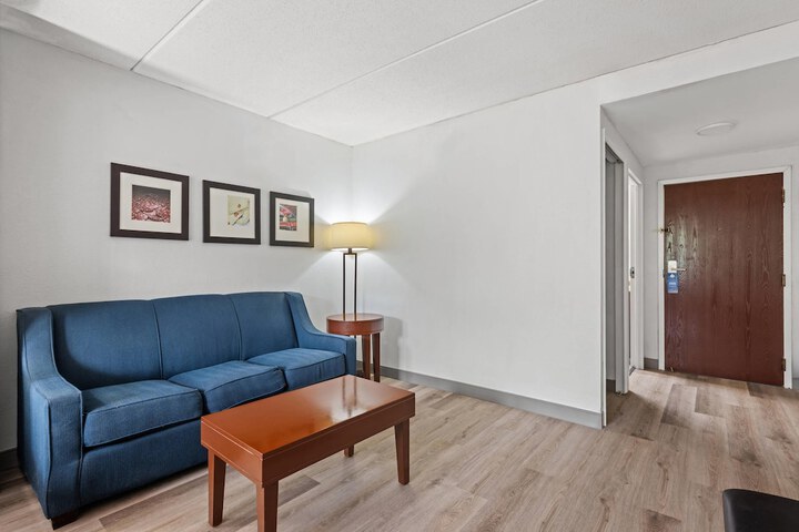 Comfort Suites Near Casinos Norwich-Uncasville CT
