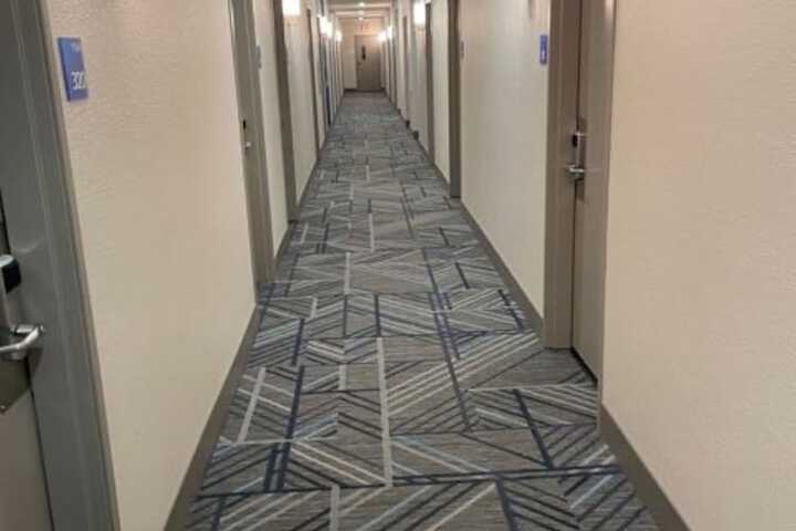 Ballroom/Hall 27 of 28