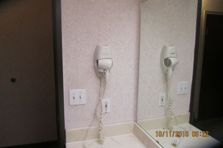 Room 34 of 62