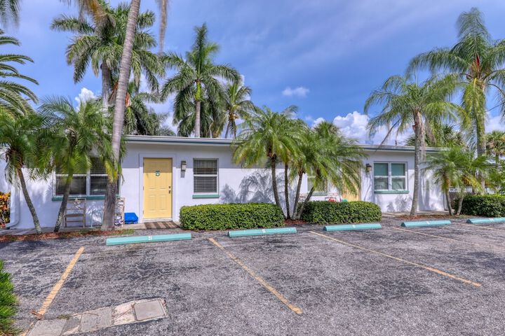 BeachTrail Lodging