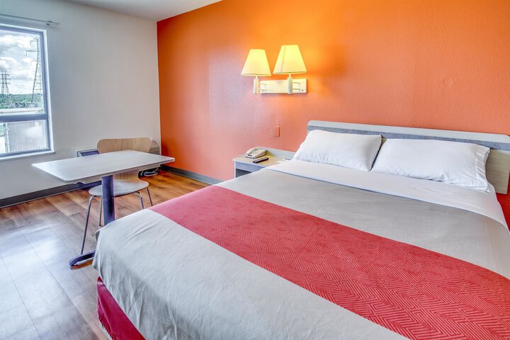 Room 13 of 29