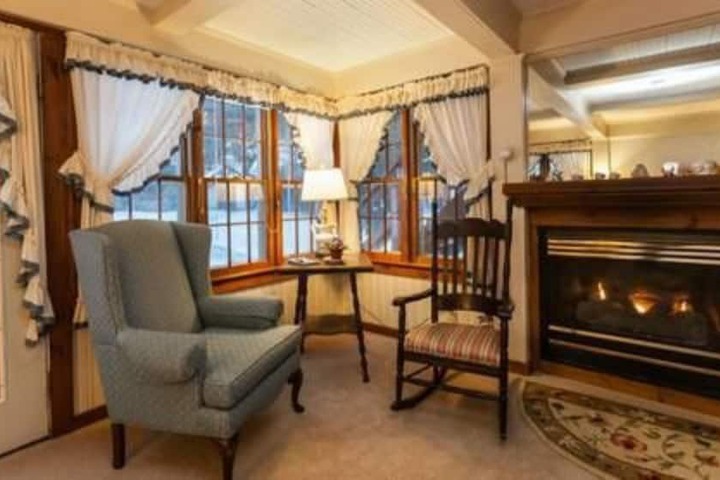 Arlingtons West Mountain Inn