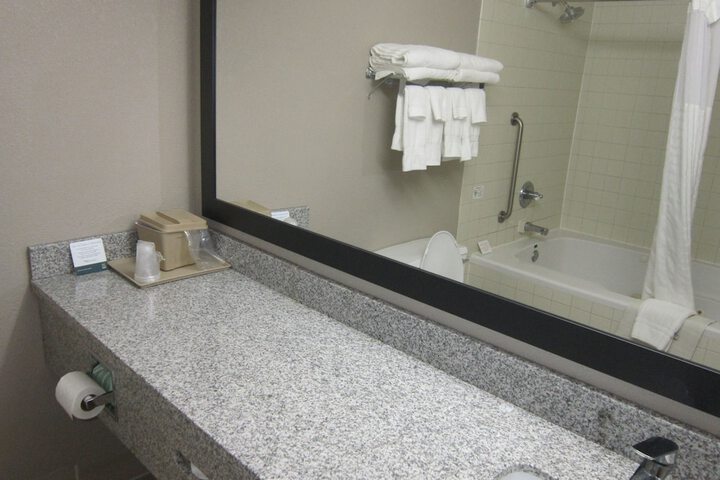 Quality Inn Nashville - Bloomington