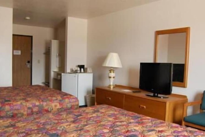 Room 3 of 6