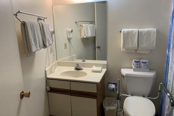 Room 192 of 214