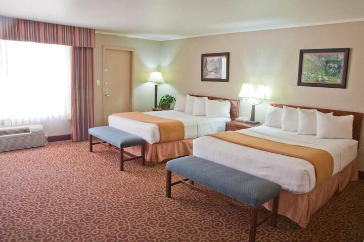 Red Arrow Inn & Suites a Travelodge by Wyndham