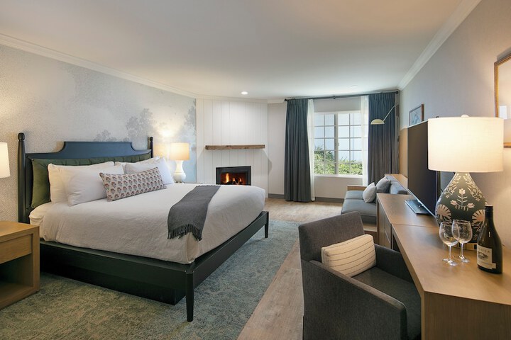 Fireside Inn on Moonstone Beach