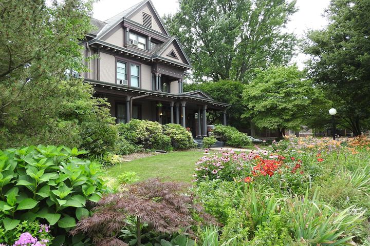 Champaign Garden Inn