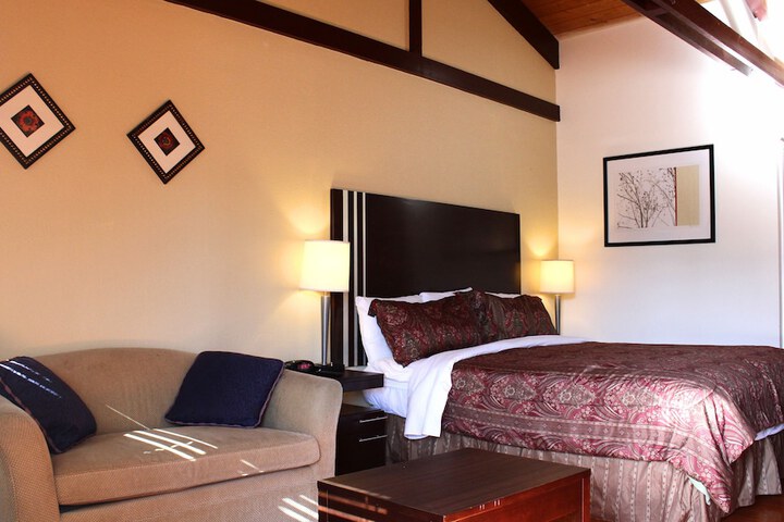 Room 32 of 54