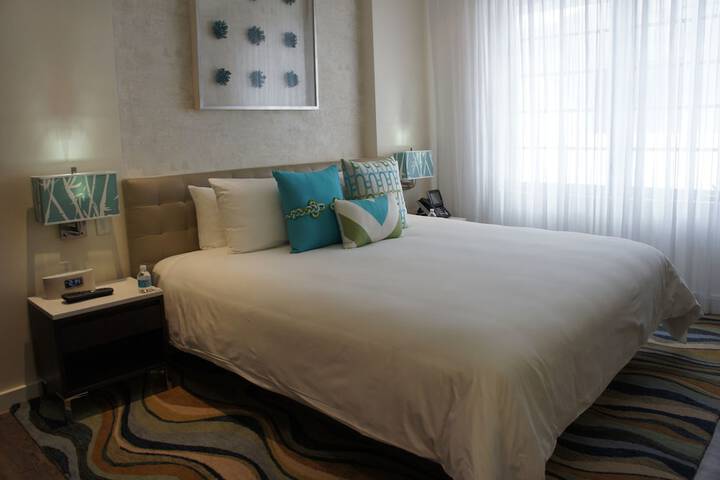 Room 34 of 136