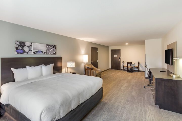MainStay Suites Logan Ohio-Hocking Hills