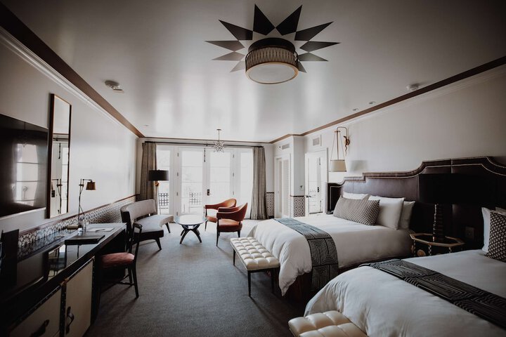 Room 44 of 106