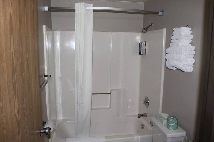 Room 6 of 12