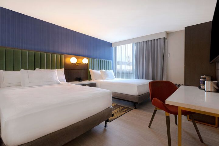 Room 26 of 82