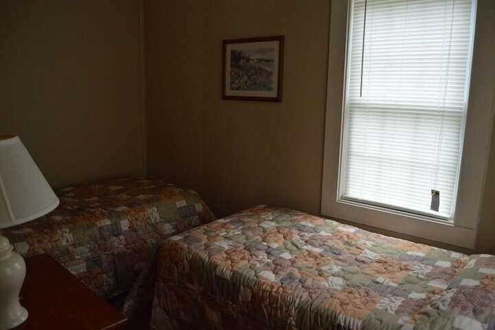 Kennebunk Gallery Motel & Cottages