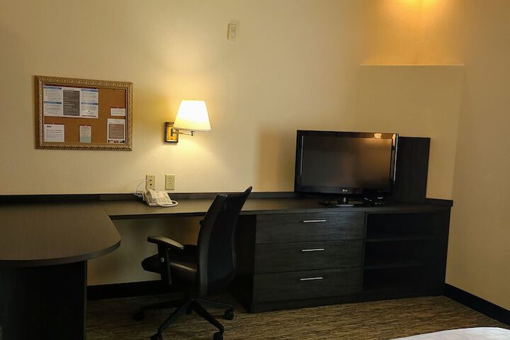 Room 28 of 32