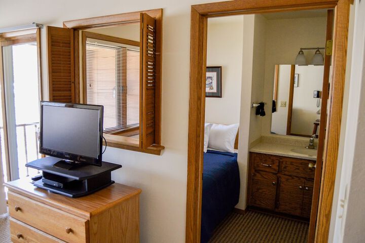 Room 119 of 185