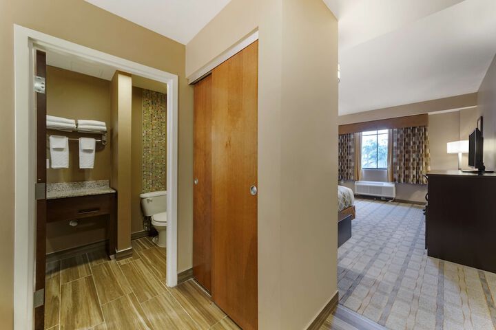 Room 12 of 34