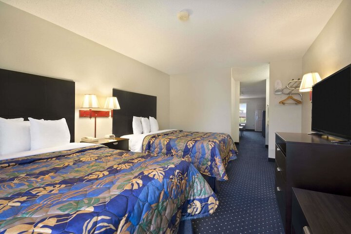 Room 15 of 18