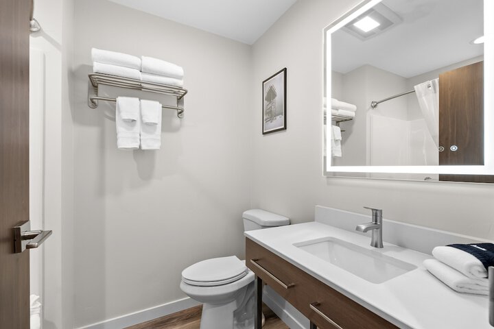 Sandpoint Hotel & Suites Downtown