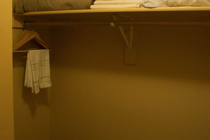 Room 146 of 191