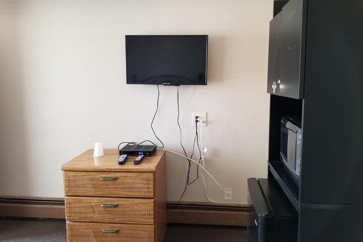 Room 12 of 28