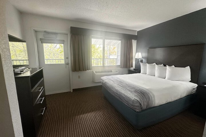 AmericInn by Wyndham Menominee