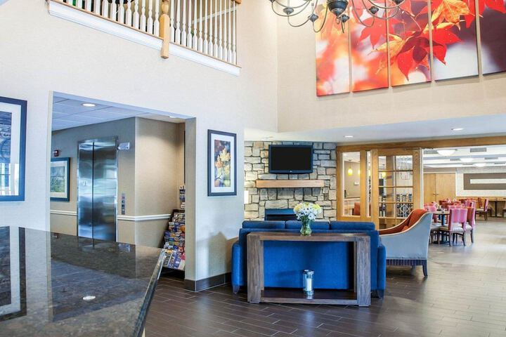 Comfort Inn & Suites Sturbridge - Brimfield